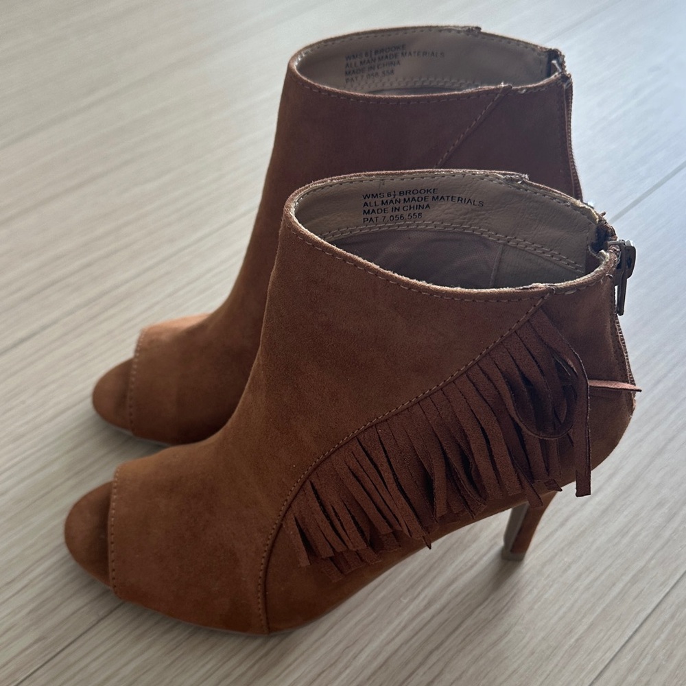 New Directions Tan Suede Fringe Heeled Boots